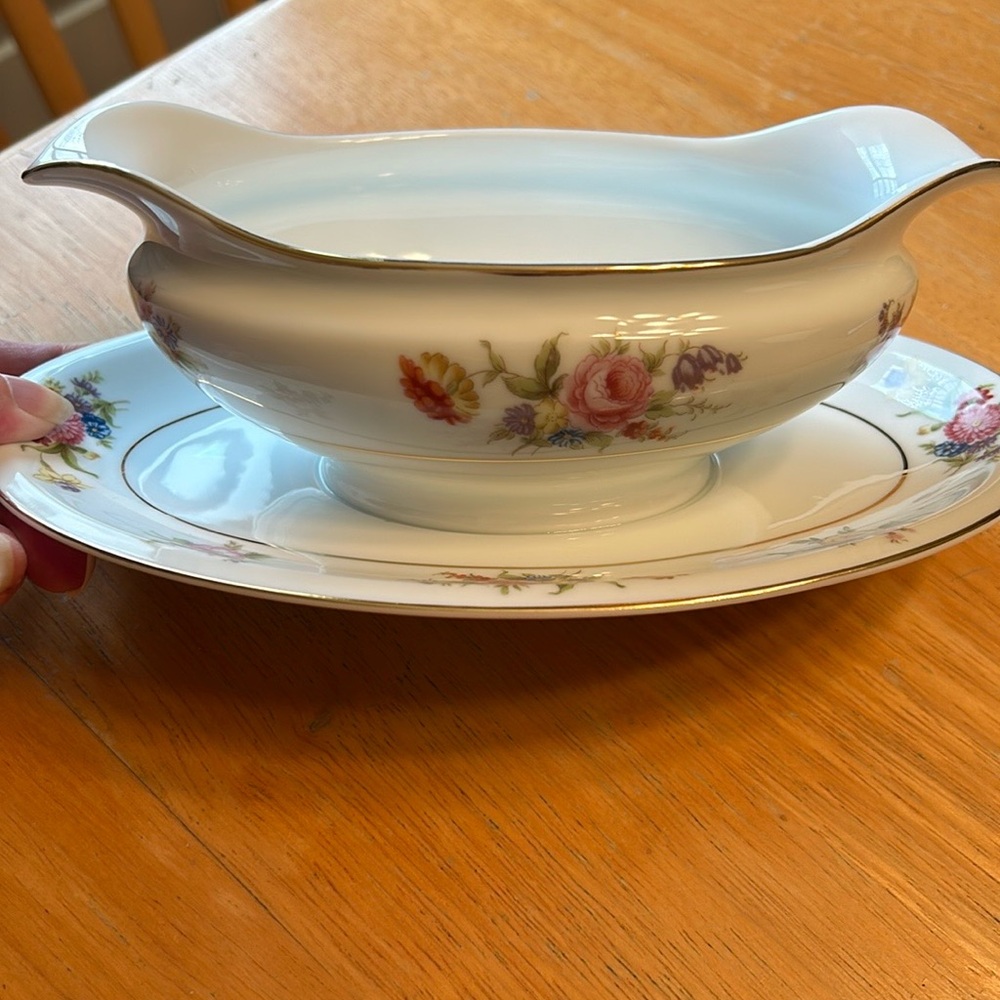 Vintage Noritake China Japan Phyllis Gravy Boat with Underplate Flowers